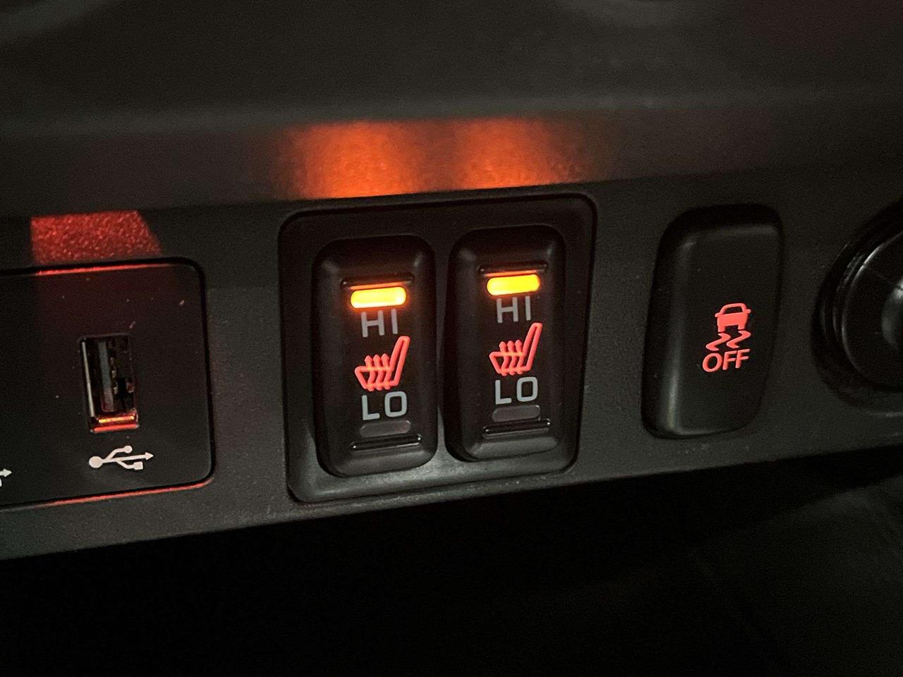 2019 Mitsubishi RVR SE AWD | LOW KMS! | HTD SEATS | CARPLAY | ALLOYS Photo