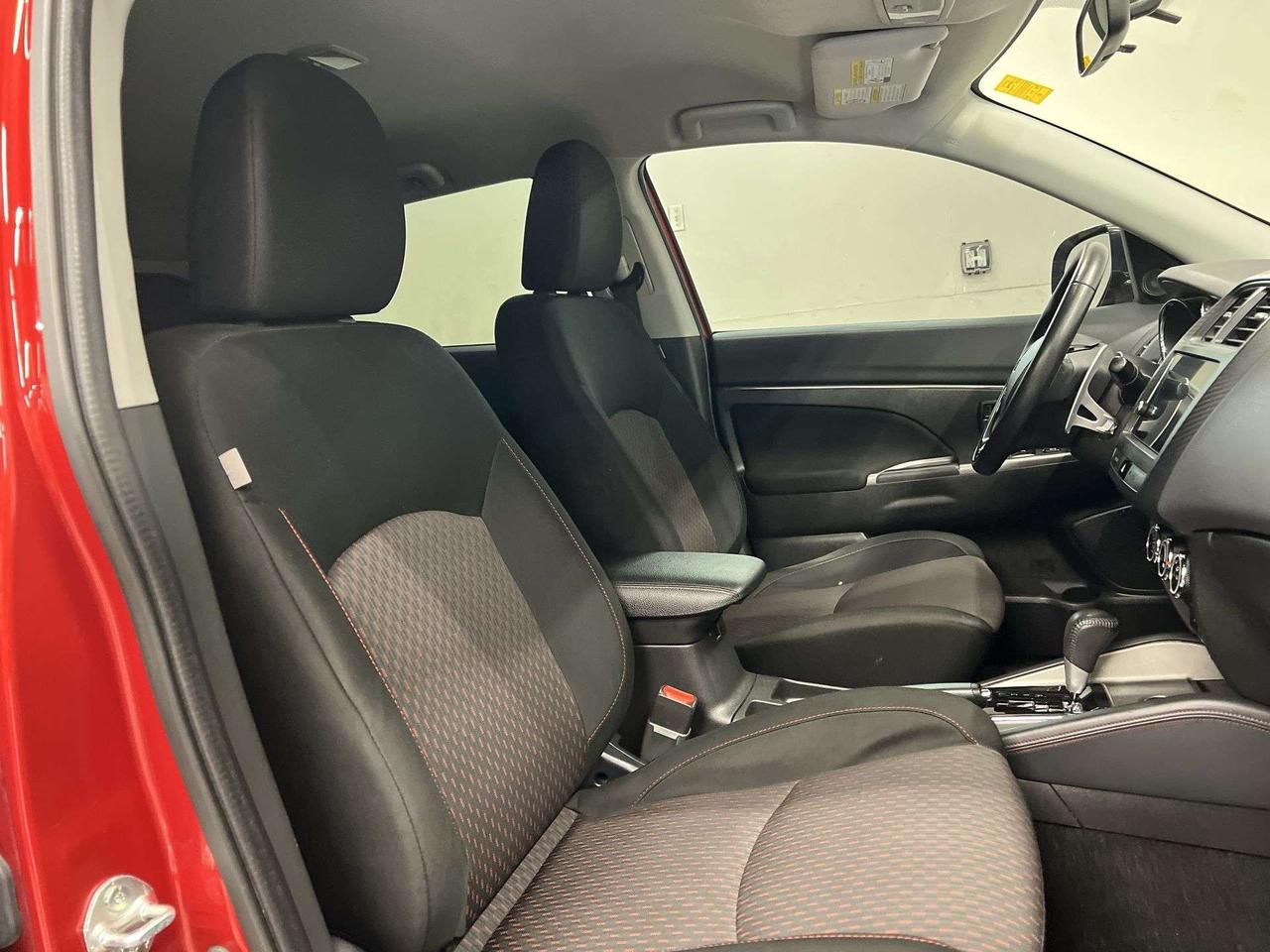 2019 Mitsubishi RVR SE AWD | LOW KMS! | HTD SEATS | CARPLAY | ALLOYS Photo