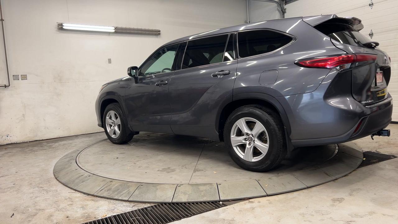 2021 Toyota Highlander AWD | 8-PASS | CARPLAY | ALLOYS | ADAPT. CRUISE Photo