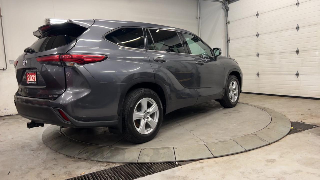 2021 Toyota Highlander AWD | 8-PASS | CARPLAY | ALLOYS | ADAPT. CRUISE Photo