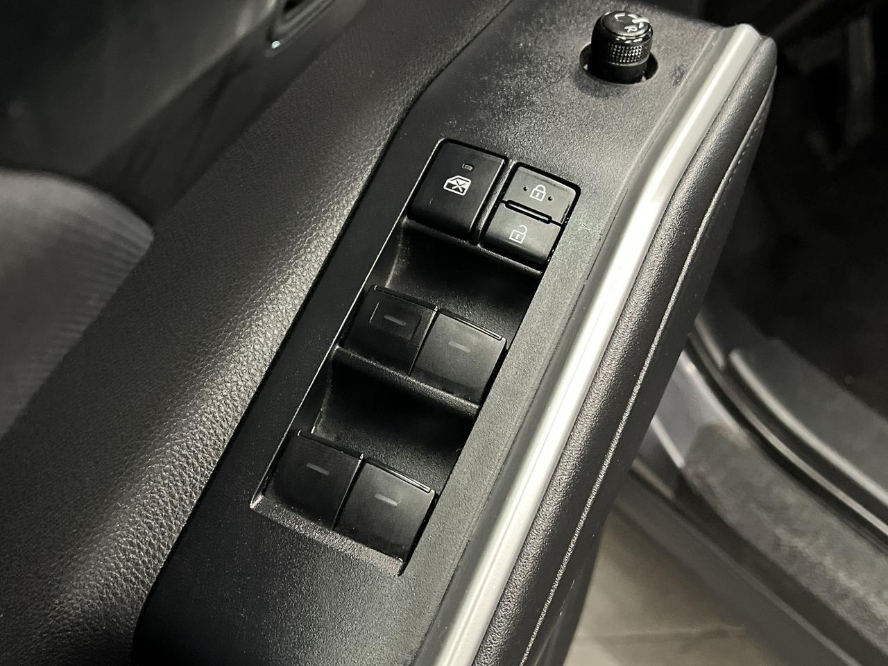 2021 Toyota Highlander AWD | 8-PASS | CARPLAY | ALLOYS | ADAPT. CRUISE Photo