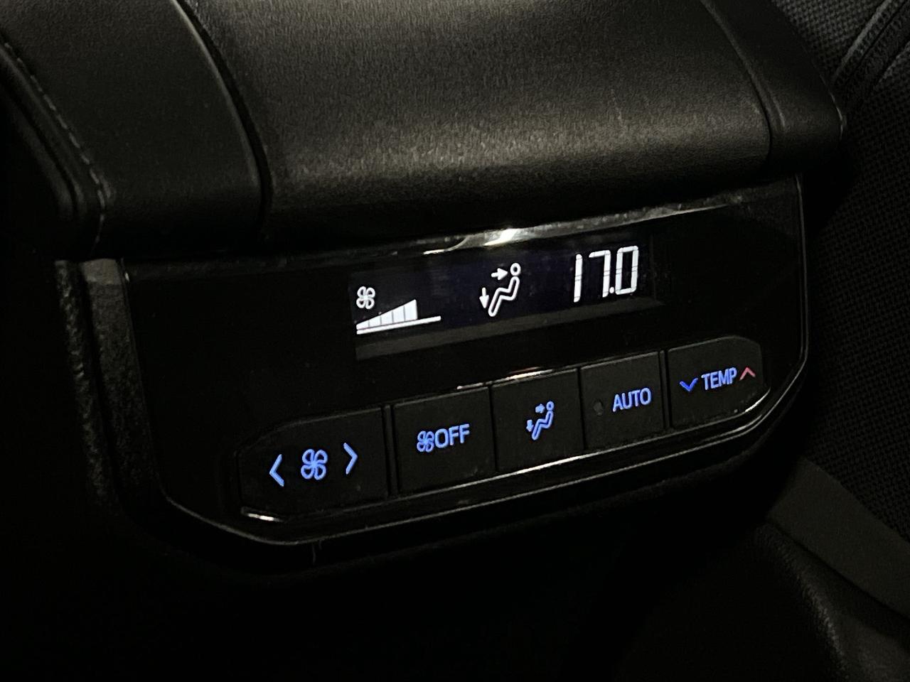 2021 Toyota Highlander AWD | 8-PASS | CARPLAY | ALLOYS | ADAPT. CRUISE Photo