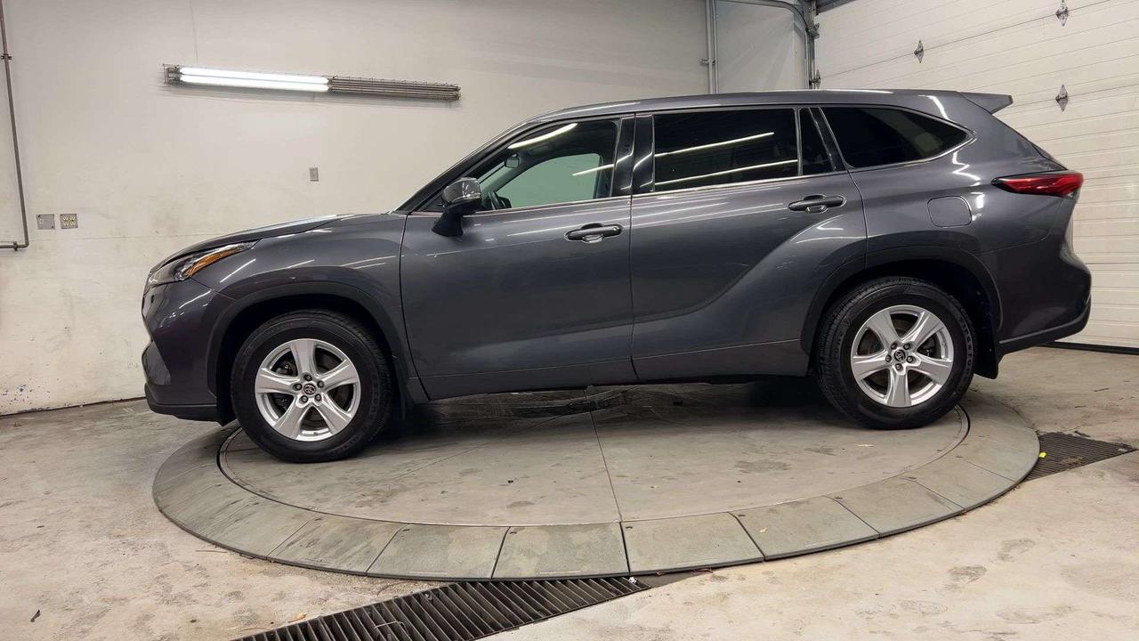 2021 Toyota Highlander AWD | 8-PASS | CARPLAY | ALLOYS | ADAPT. CRUISE Photo1
