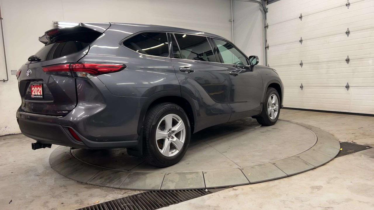 2021 Toyota Highlander AWD | 8-PASS | CARPLAY | ALLOYS | ADAPT. CRUISE Photo