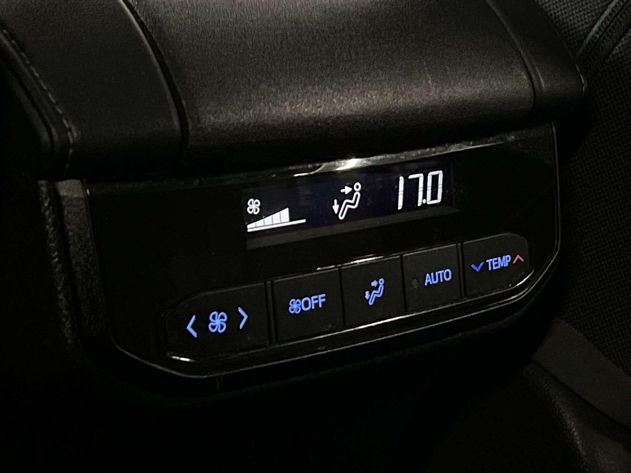 2021 Toyota Highlander AWD | 8-PASS | CARPLAY | ALLOYS | ADAPT. CRUISE Photo