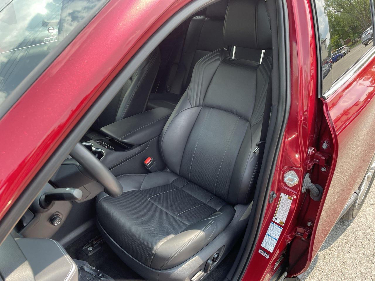 2021 Toyota Venza XLE XLE HYBRID, ONLY 48KKM!!  SOFTEX, NAV, JBL SOU Photo