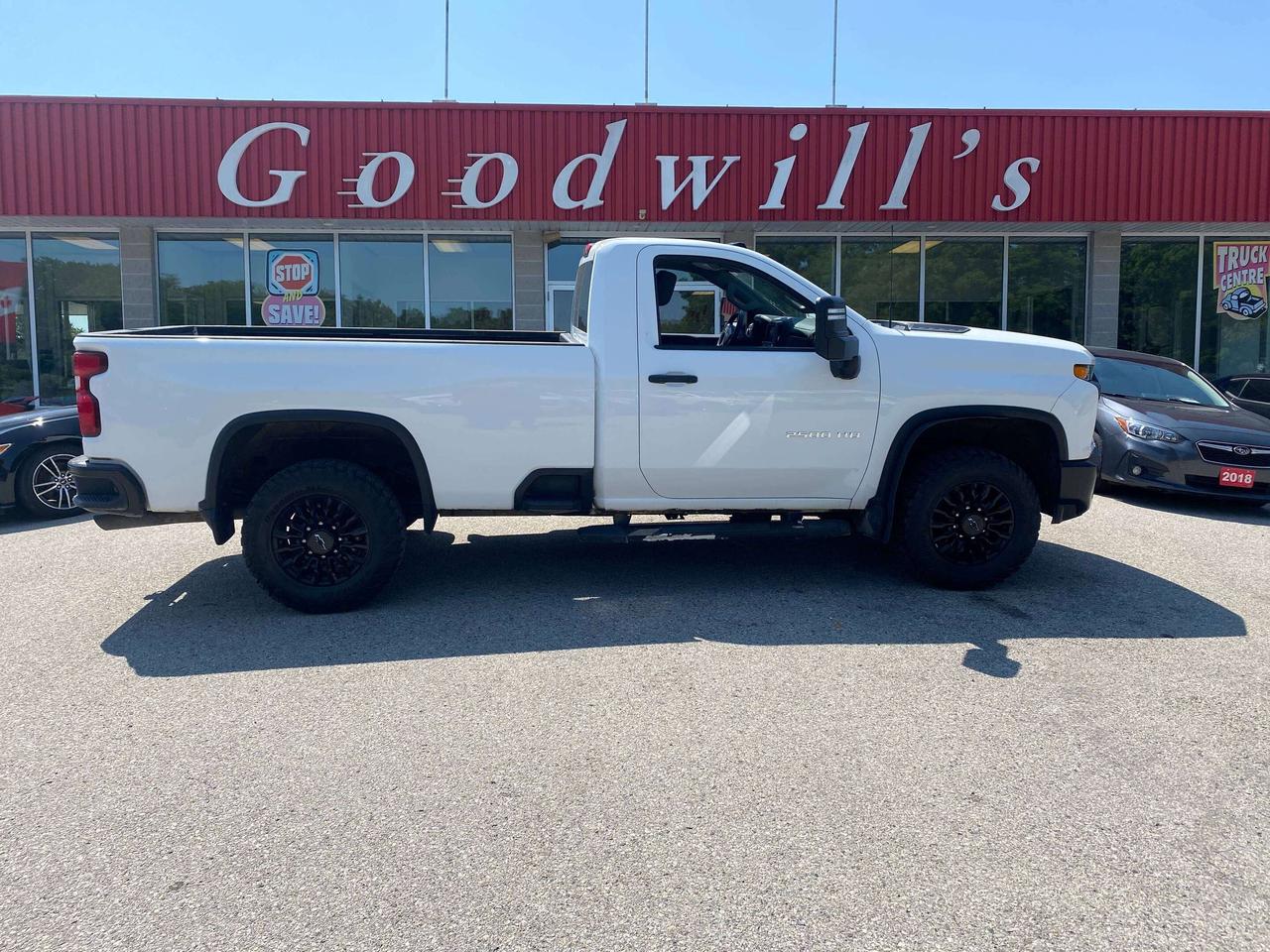 2021 Chevrolet Silverado 2500 CLEAN CARFAX, 4X4, LOW MILEAGE! - Photo #1