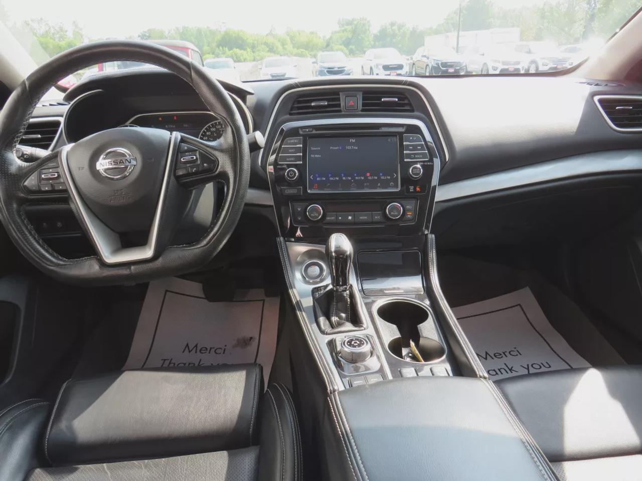 2016 Nissan Maxima SV Photo3