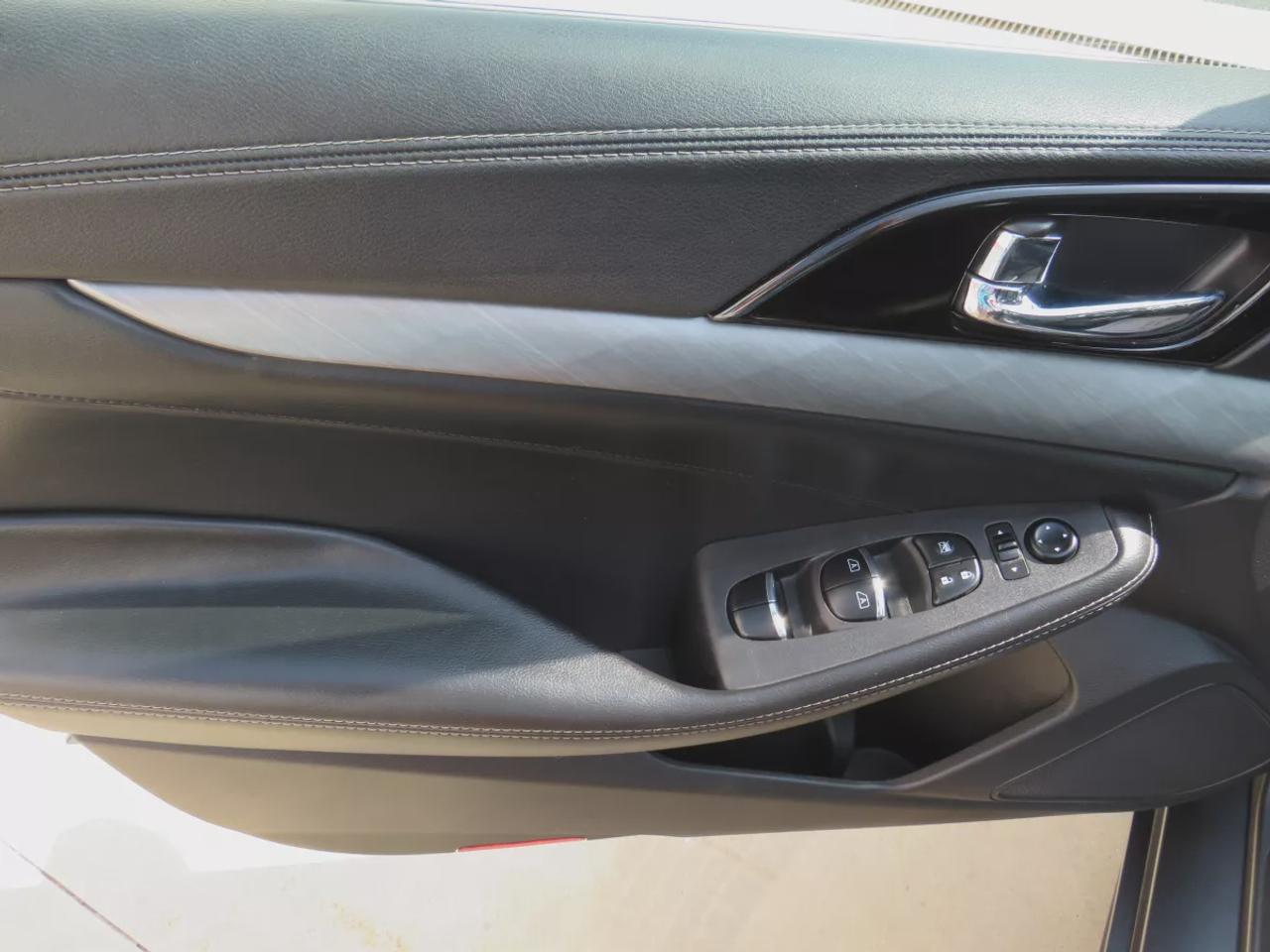 2016 Nissan Maxima SV Photo