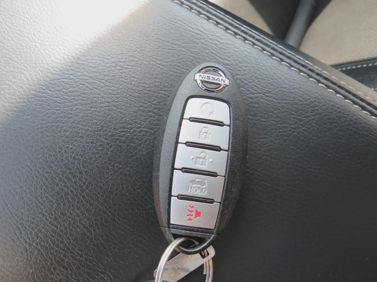 2016 Nissan Maxima SV Photo