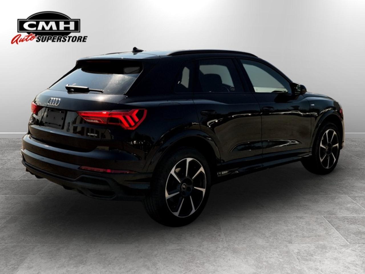 2023 Audi Q3 45 Technik S-line  **CLEAN CARFAX** Photo