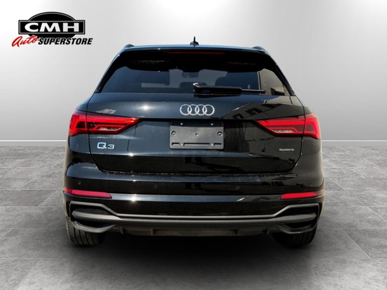 2023 Audi Q3 45 Technik S-line  **CLEAN CARFAX** Photo3
