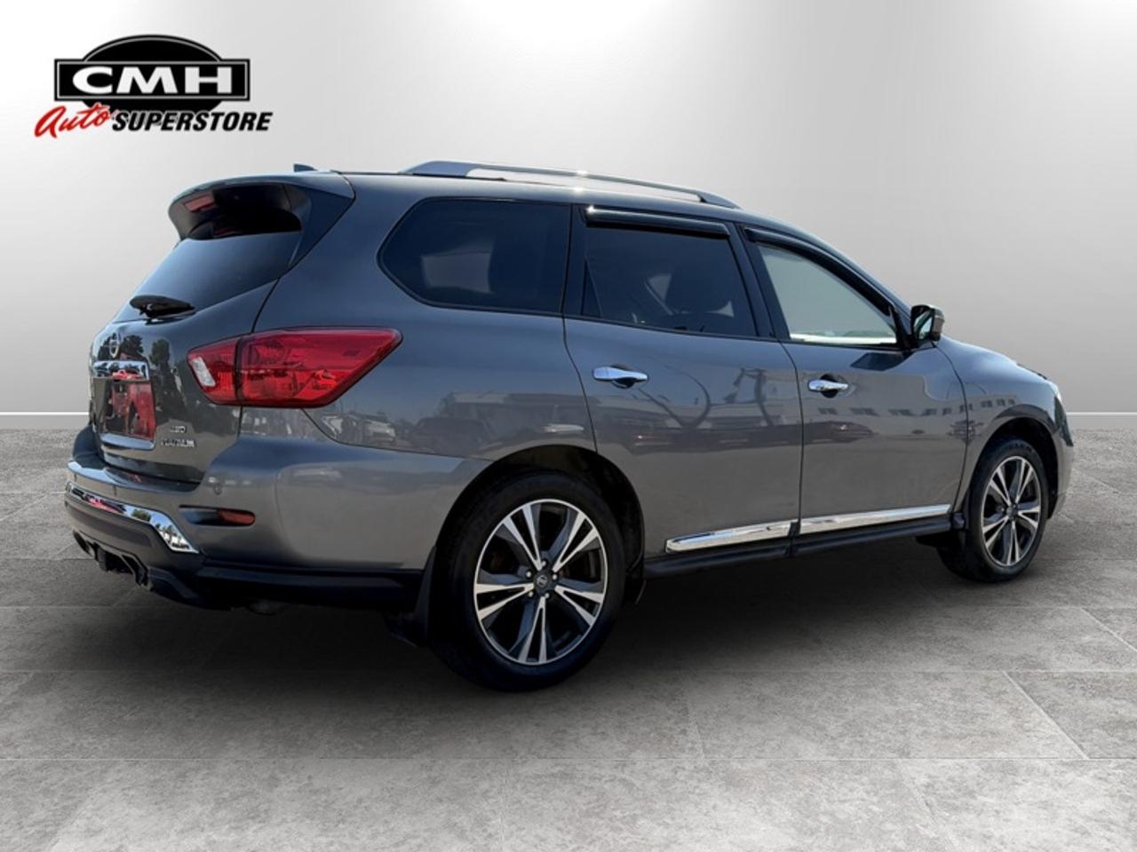 2019 Nissan Pathfinder 4x4 Platinum  - Low Mileage Photo4