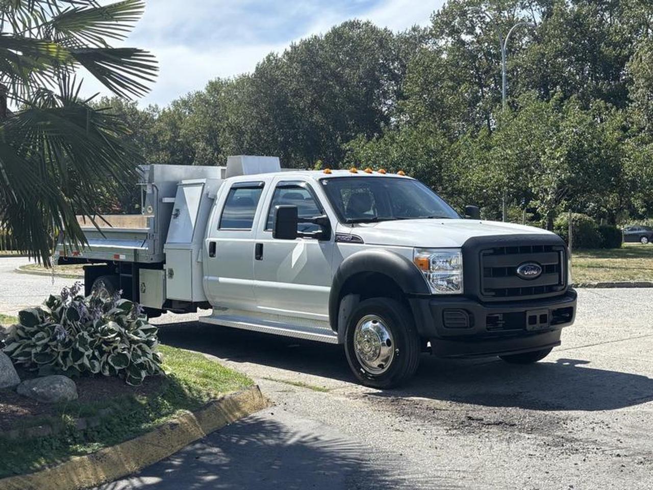 Used 2014 Ford F-550 Super Duty 9-Foot Dump Truck for sale in Burnaby, BC