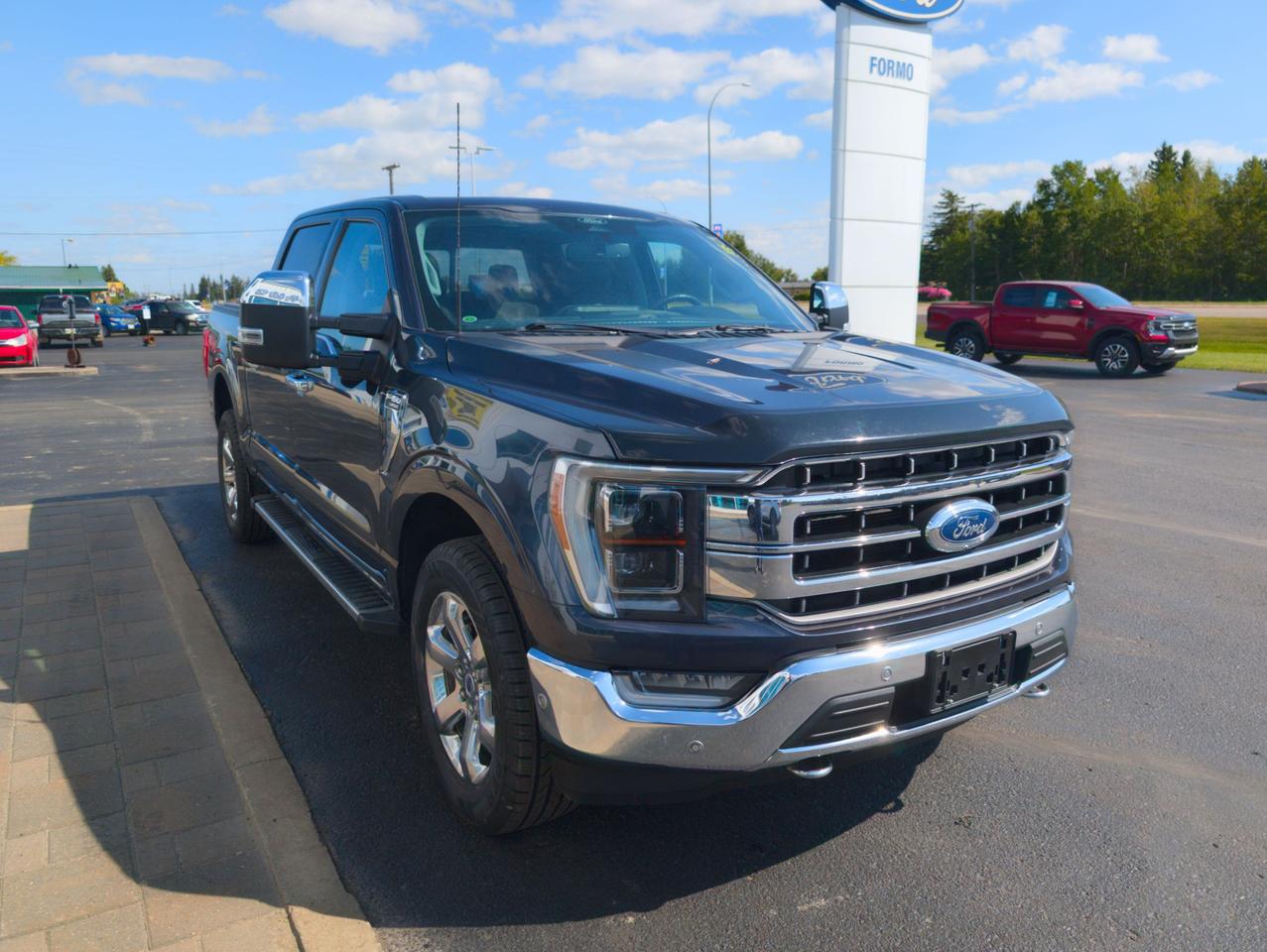 2022 Ford F-150 Lariat Photo3