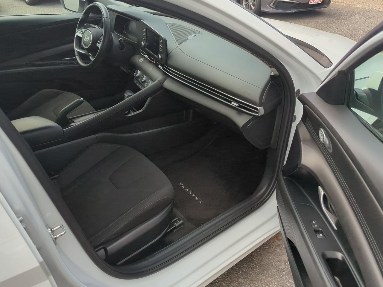 2024 Hyundai Elantra Preferred