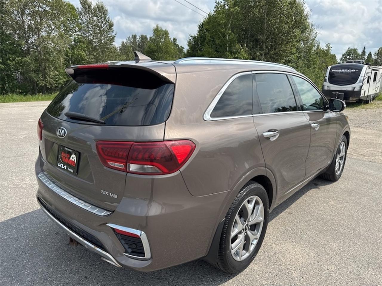 2019 Kia Sorento SX  Panoramic Sunroof- $229 B/W Photo
