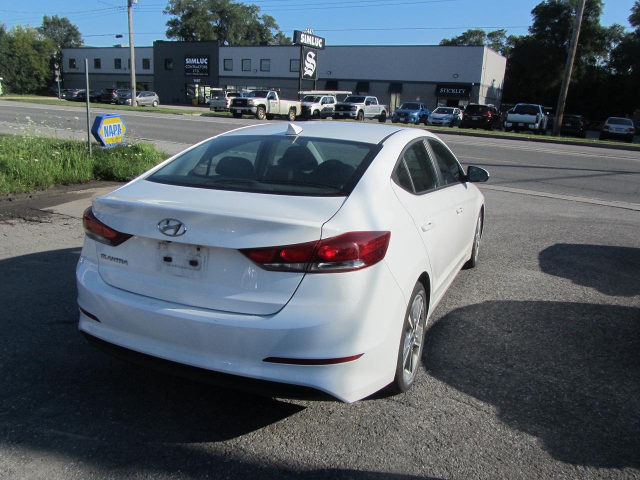 2017 Hyundai Elantra 4dr Sdn Auto GLS Photo