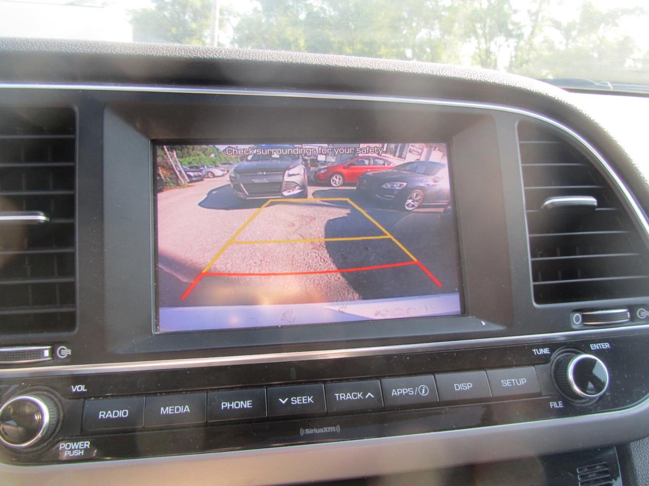 2017 Hyundai Elantra 4dr Sdn Auto GLS Photo