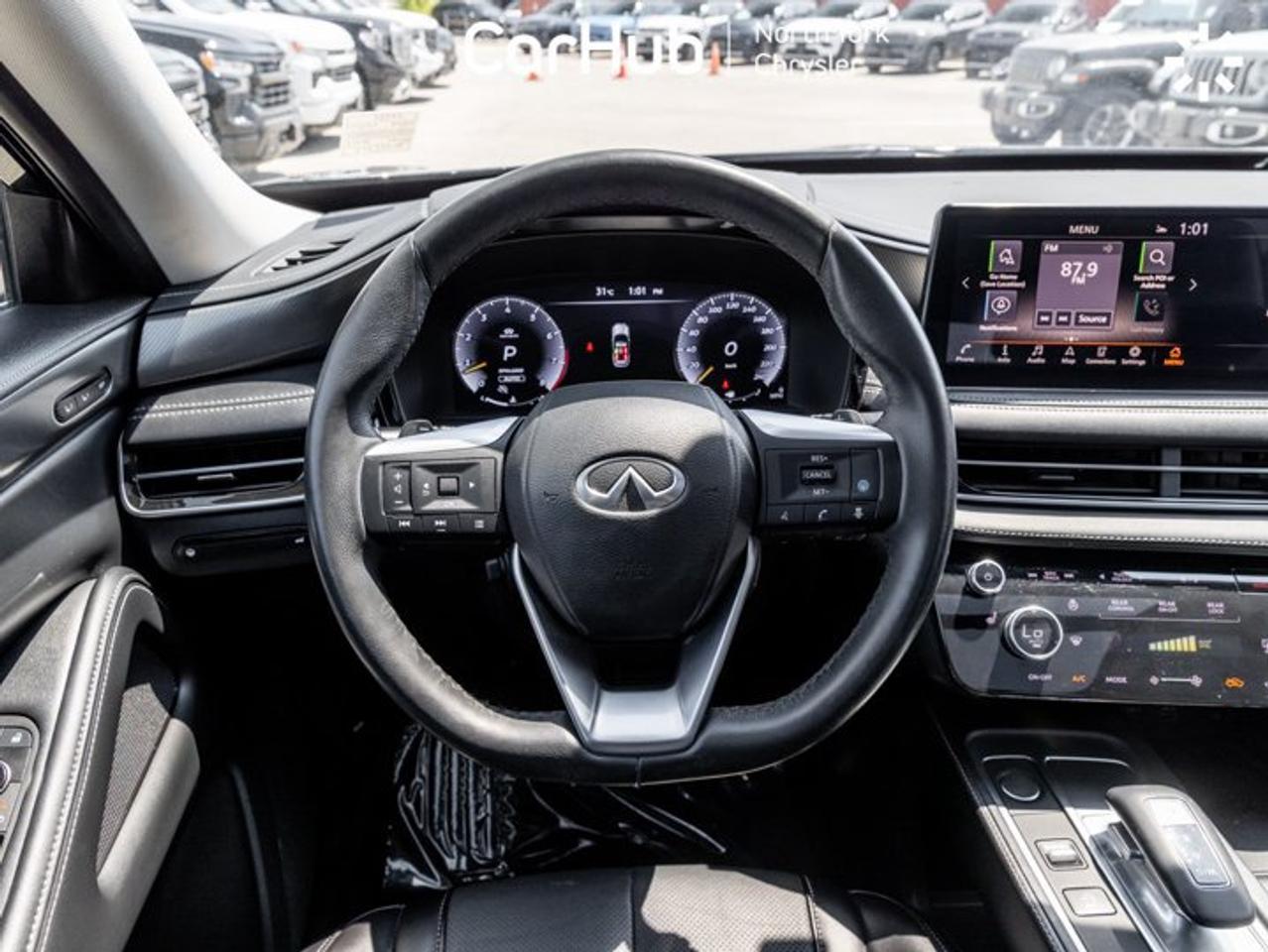2024 Infiniti QX60 LUXE Apple CarPlay Android Auto Panoramic Roof Remote Start 7-Passenger Seats Photo