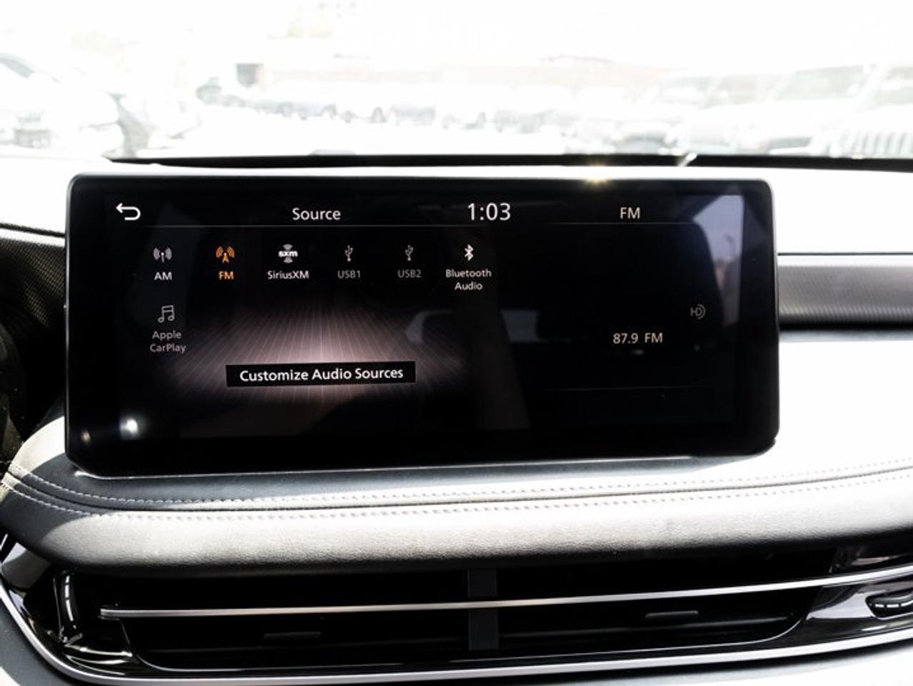 2024 Infiniti QX60 LUXE Apple CarPlay Android Auto Panoramic Roof Remote Start 7-Passenger Seats Photo