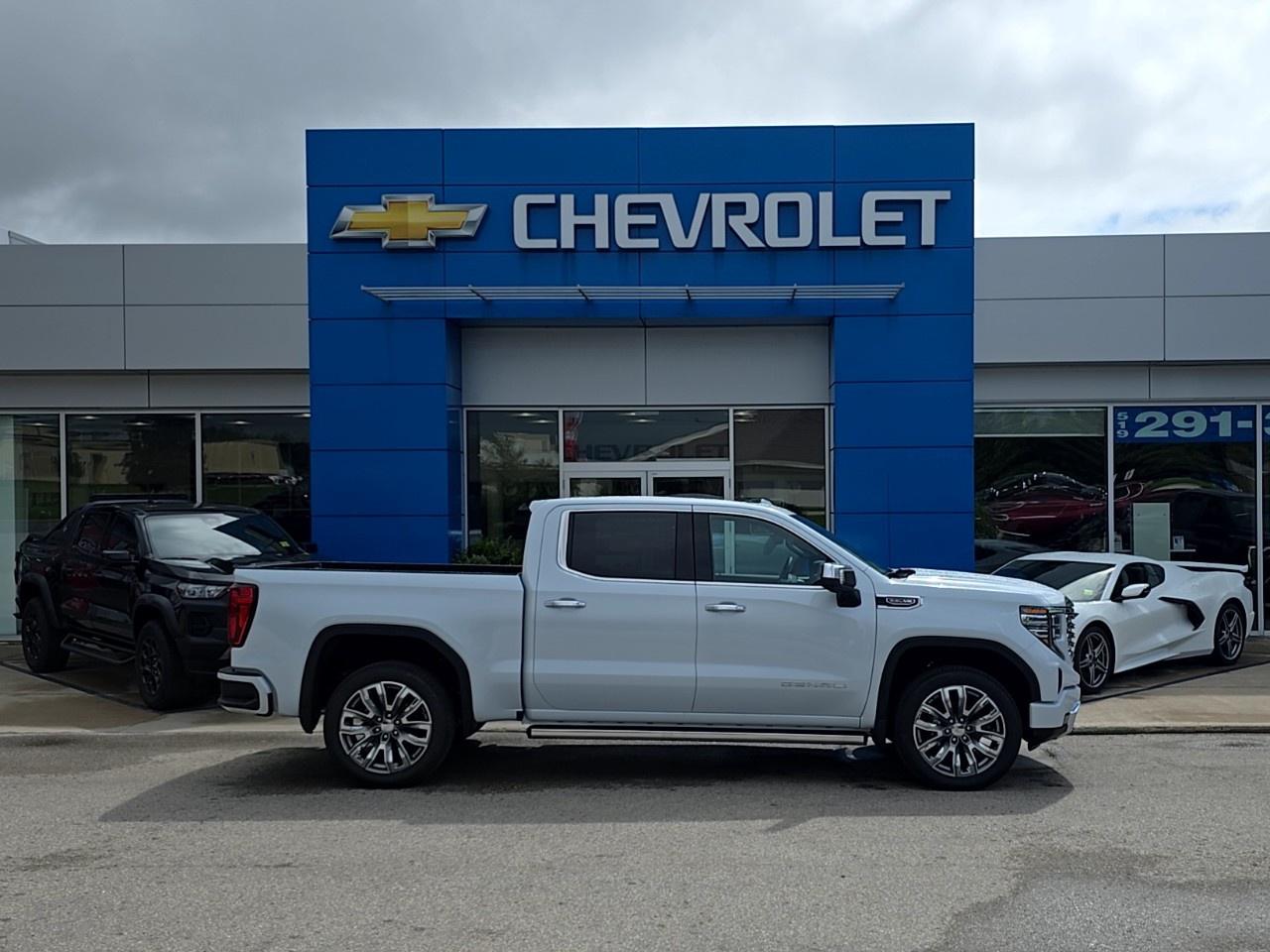 2026 GMC Sierra 1500 Crew Cab Short Box 4-Wheel Drive Denali Photo5