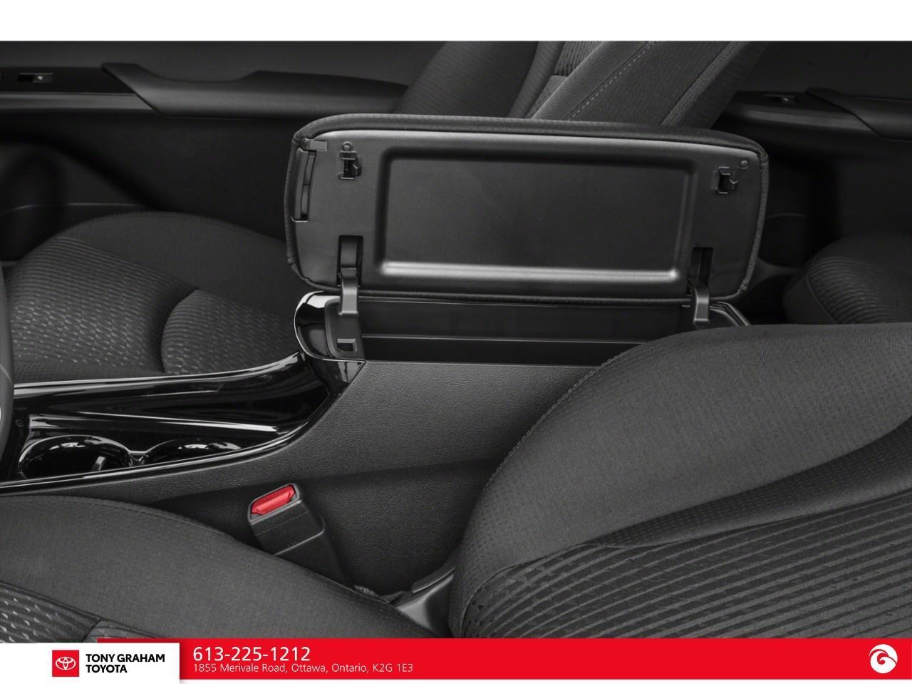 2018 Toyota Prius PRIME Photo3