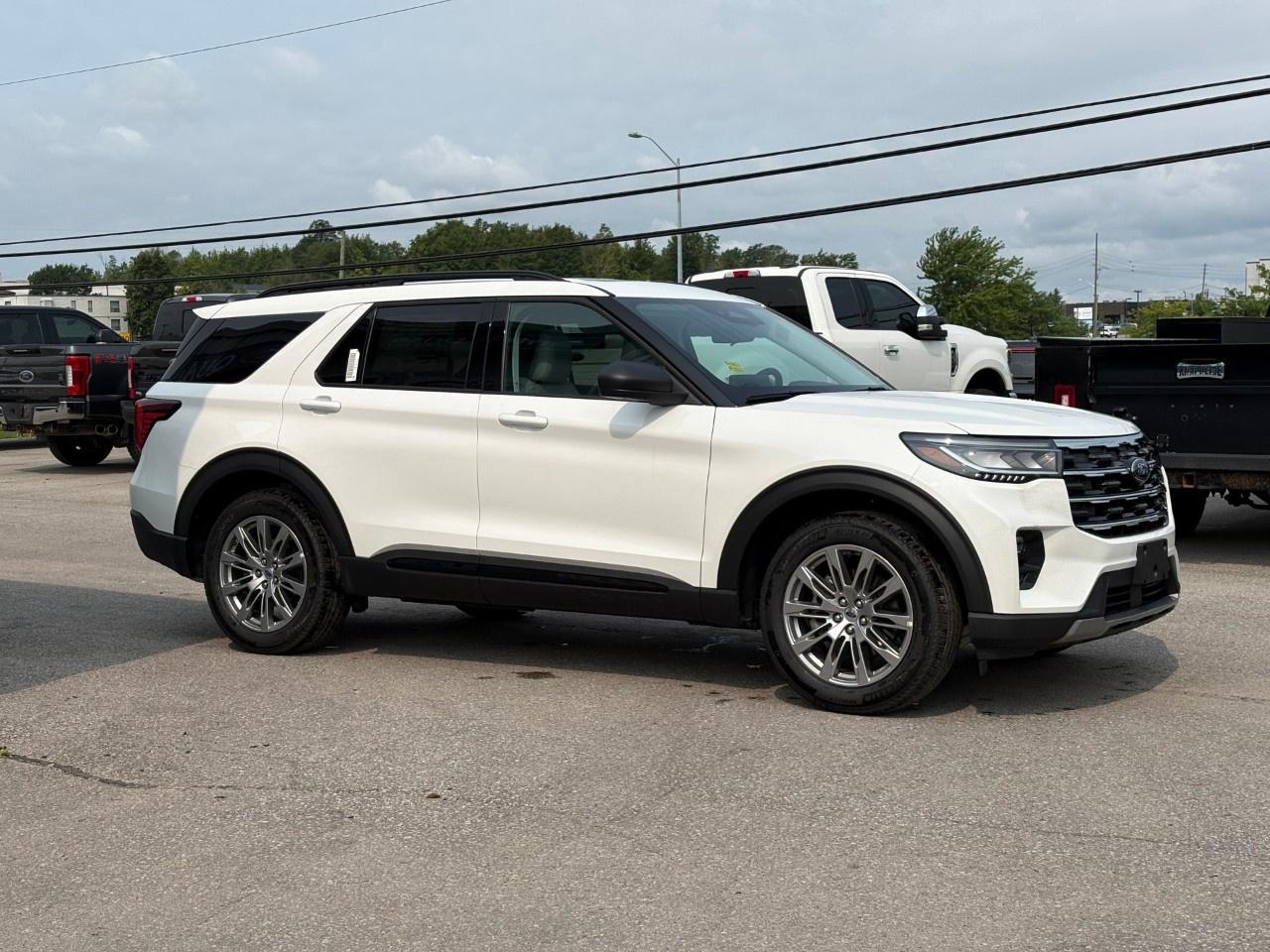 2026 Ford Explorer Active w/200A Pkg 4WD Photo