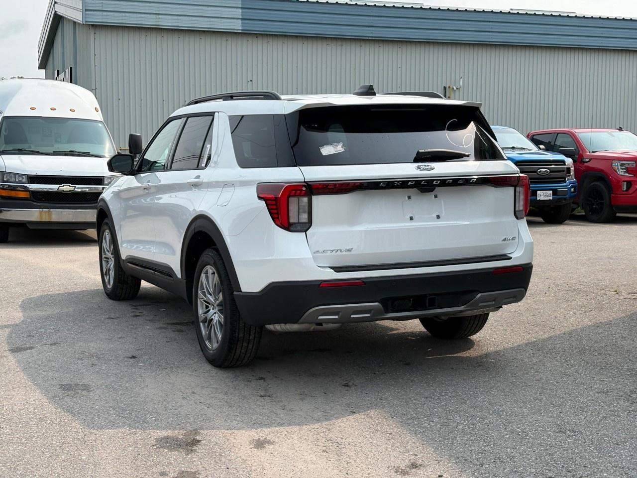 2026 Ford Explorer Active w/200A Pkg 4WD Photo