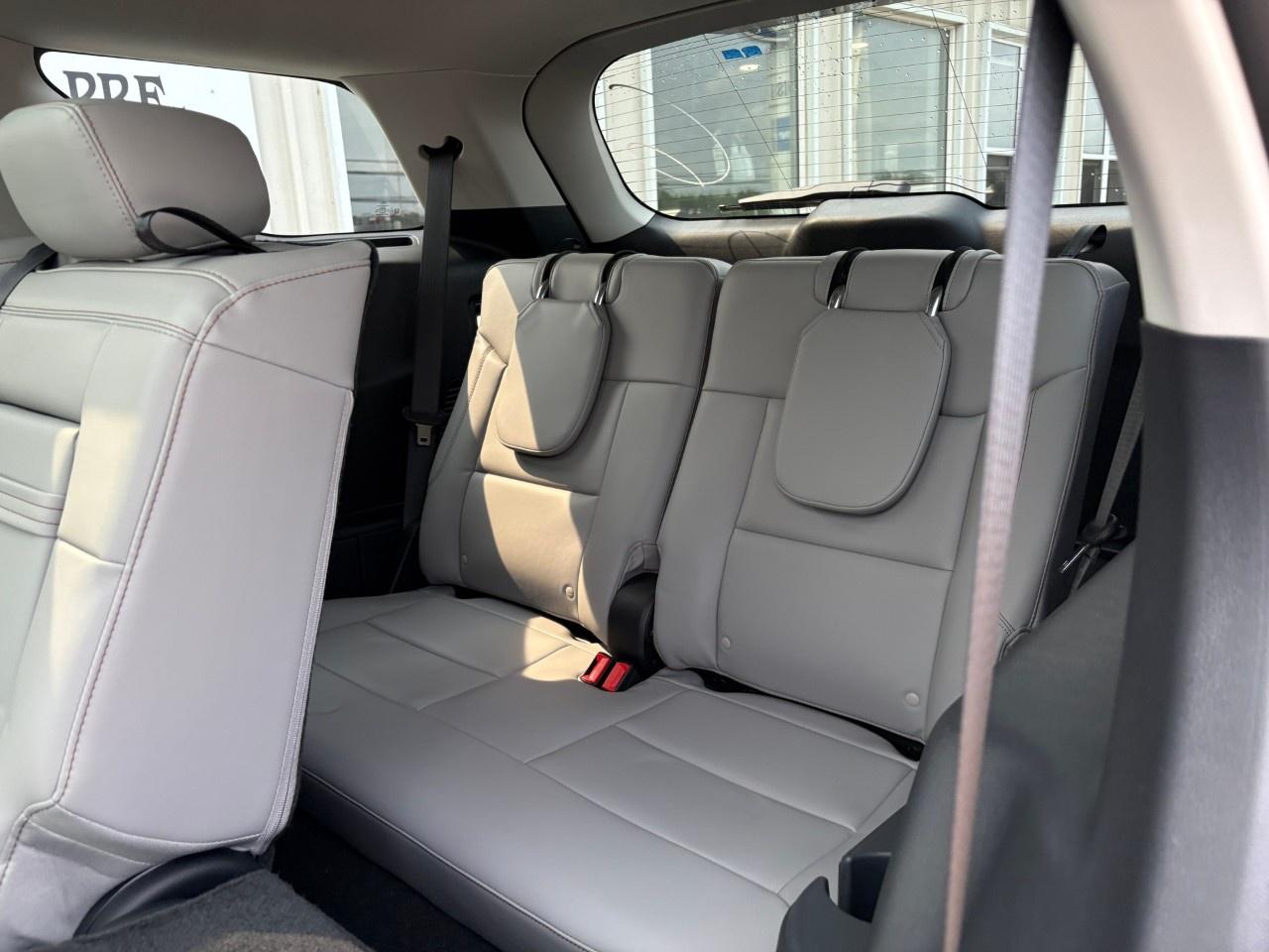 2026 Ford Explorer Active w/200A Pkg 4WD Photo