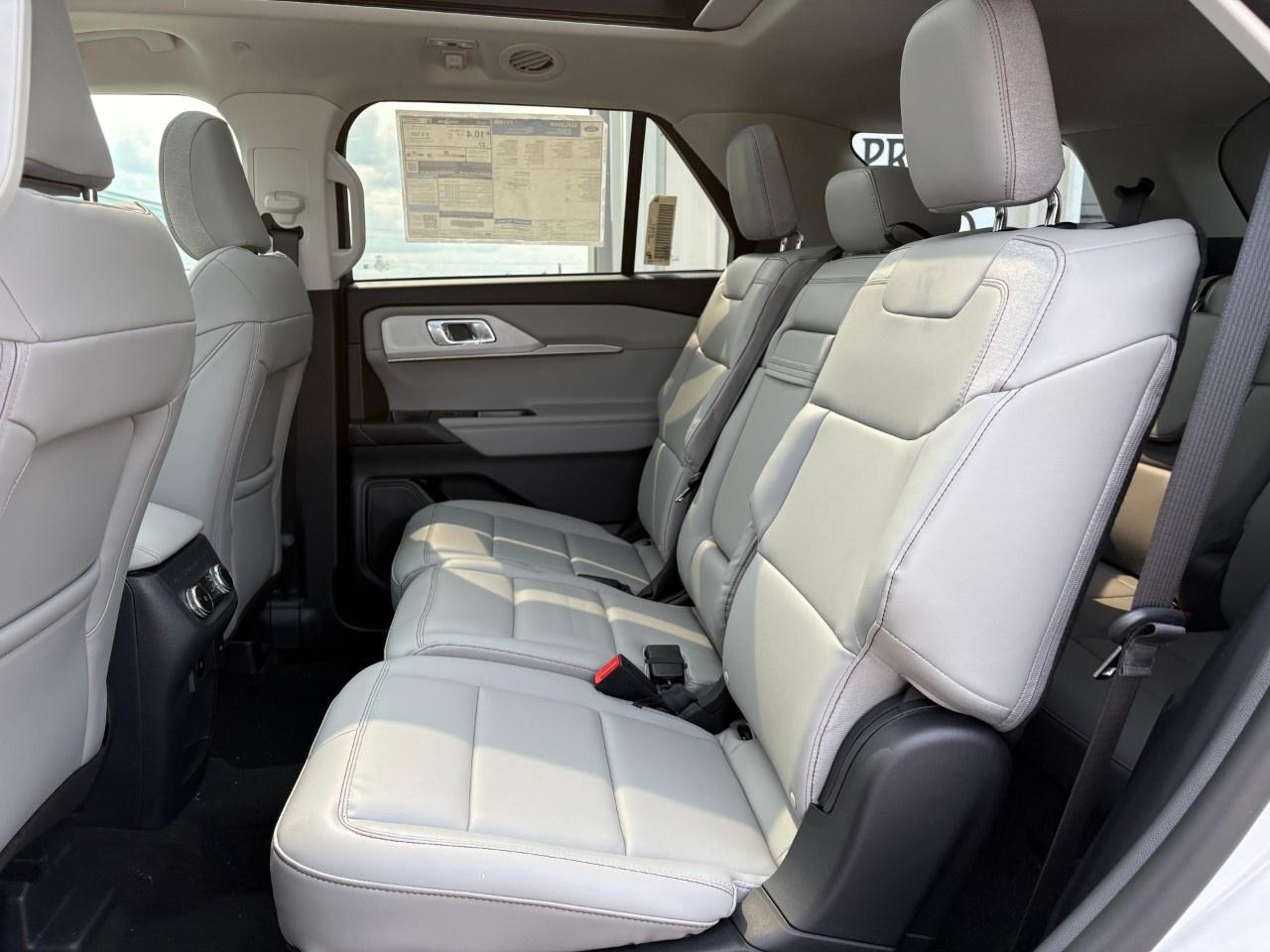 2026 Ford Explorer Active w/200A Pkg 4WD Photo