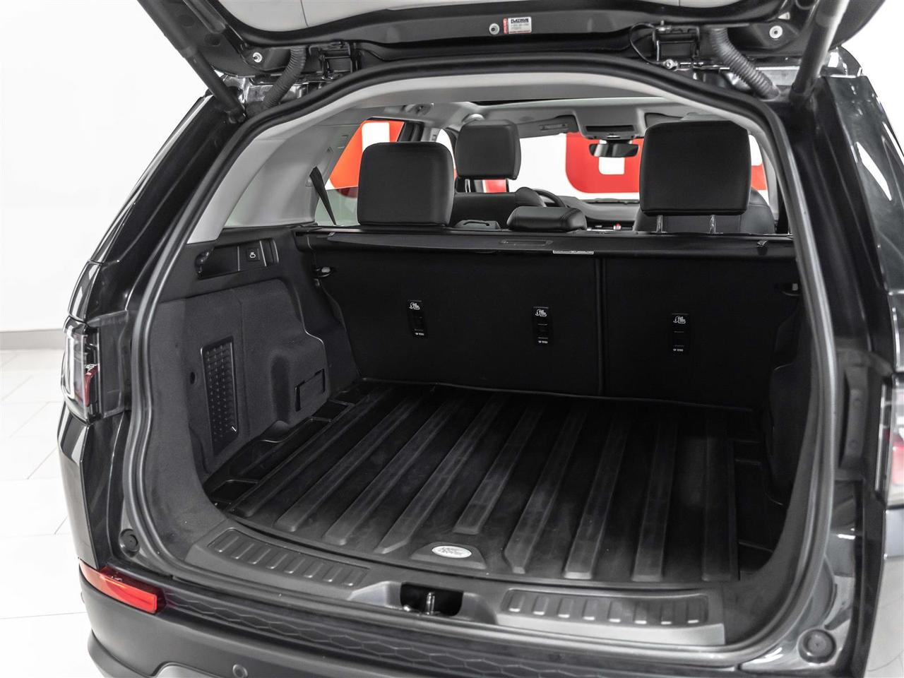 2023 Land Rover Discovery Sport SE|Black Pack|Accident Free|Ontario Vehicle|Adaptive Cruise Photo