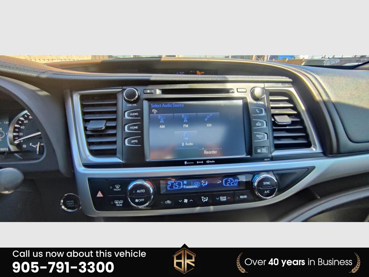2017 Toyota Highlander XLE | Leather | Sun Roof | No Accidents Reported | Photo