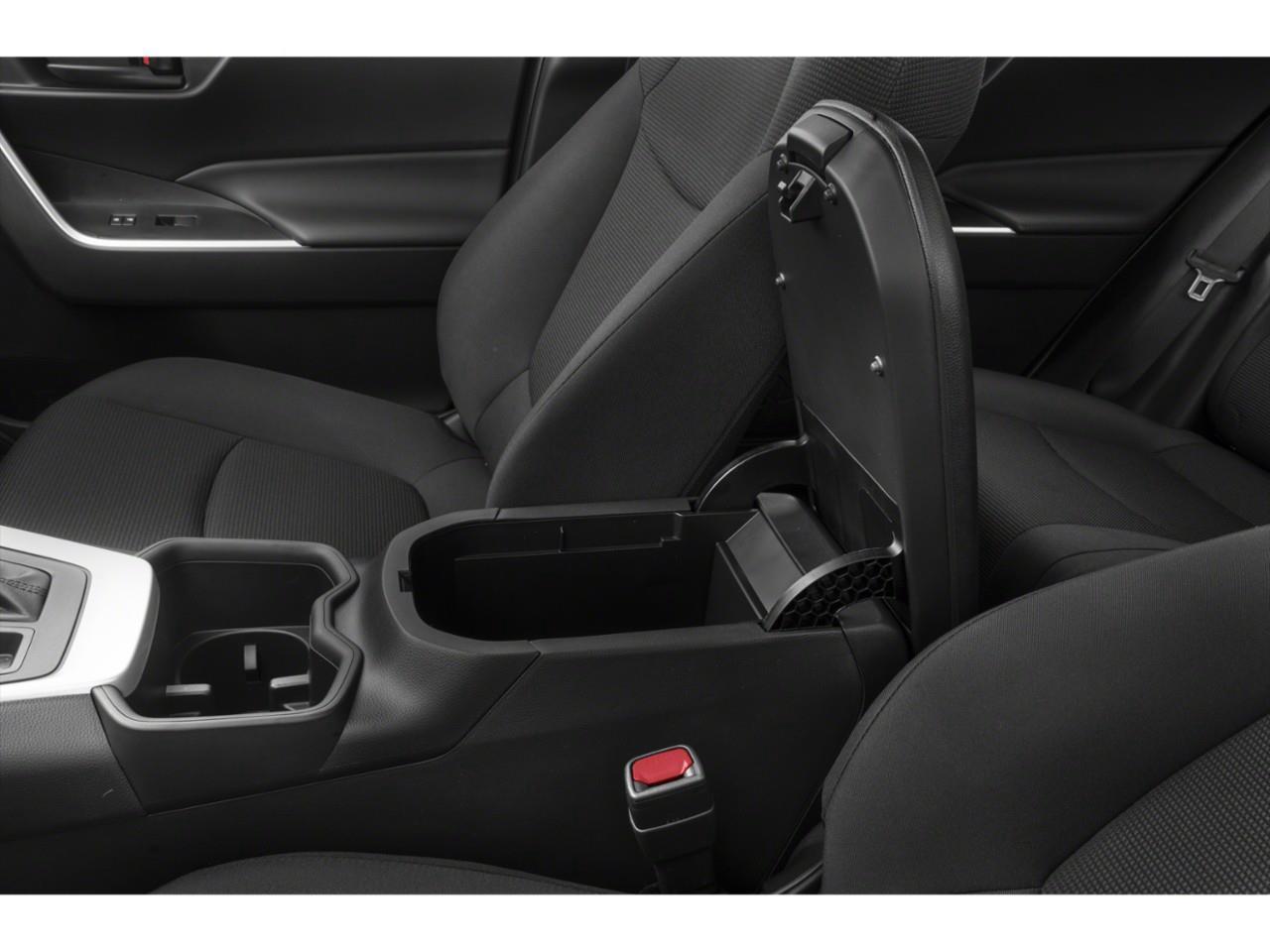 2025 Toyota RAV4 LE Photo