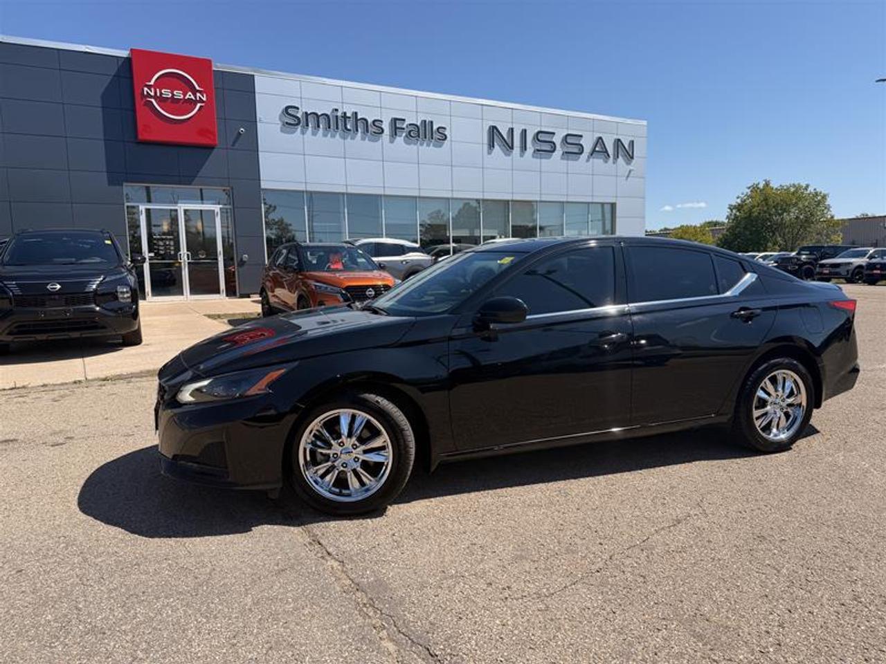 Used 2023 Nissan Altima Sedan 2.5 SR CVT for sale in Smiths Falls, ON