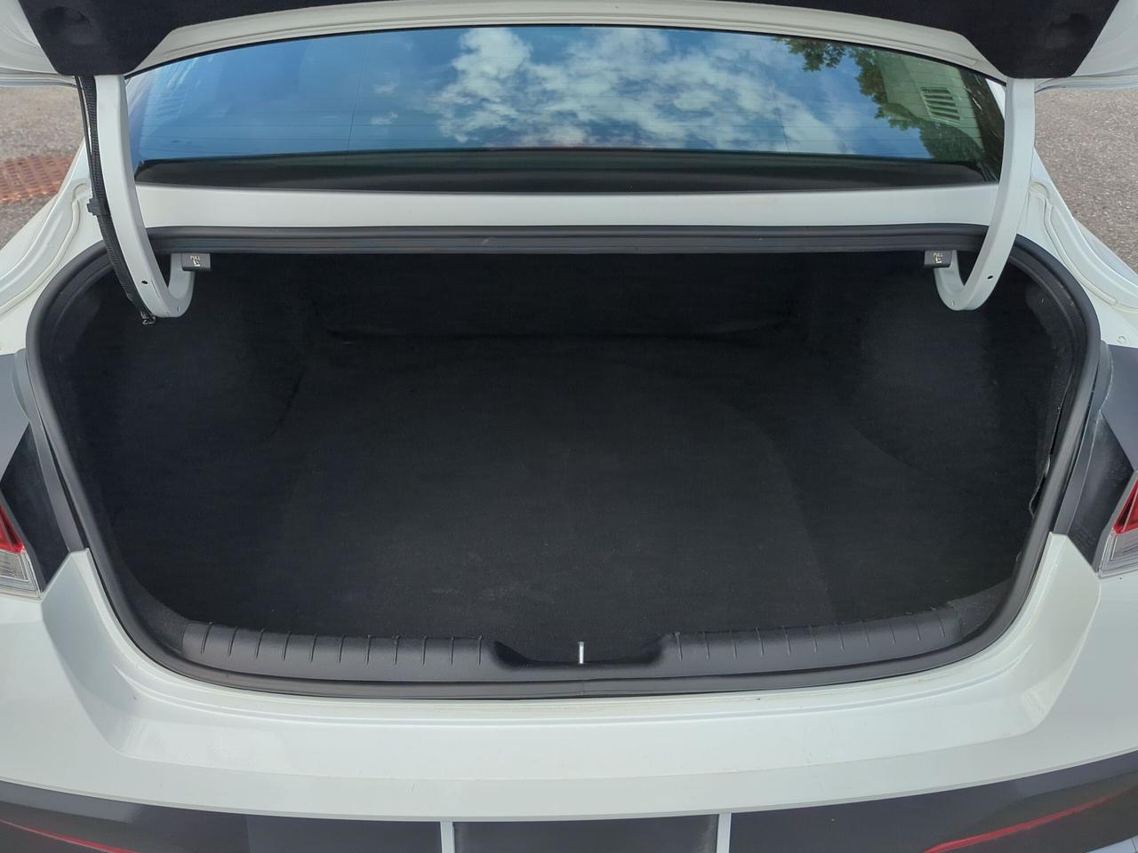 2024 Hyundai Elantra Preferred