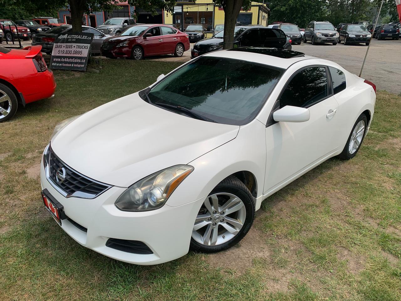 2011 Nissan Altima LOW KM SNRF CERTIFIED NEW BRAKES LEATHER LOADED Photo