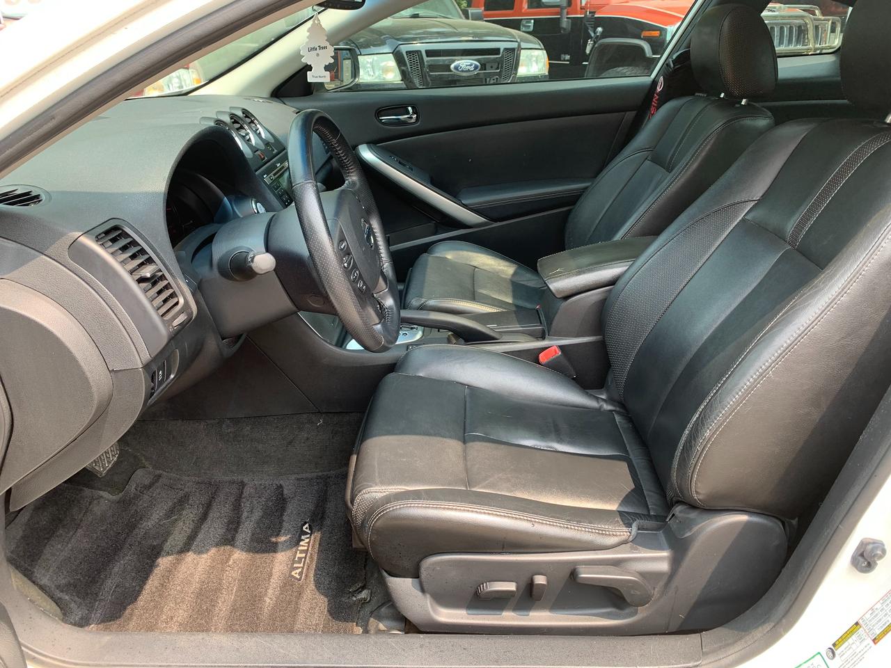 2011 Nissan Altima LOW KM SNRF CERTIFIED NEW BRAKES LEATHER LOADED Photo