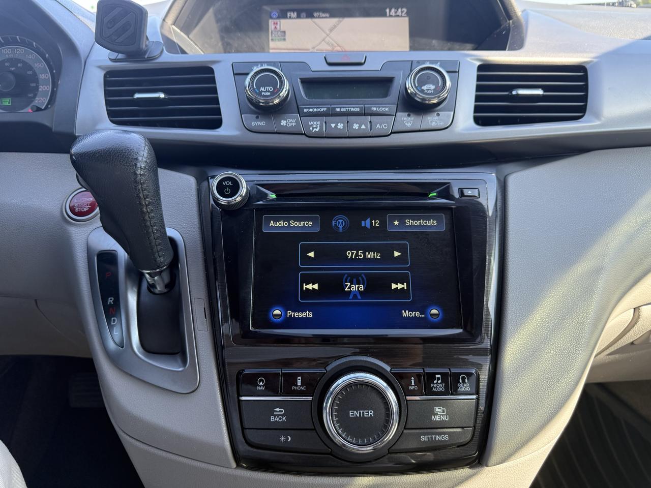 2016 Honda Odyssey Touring Photo