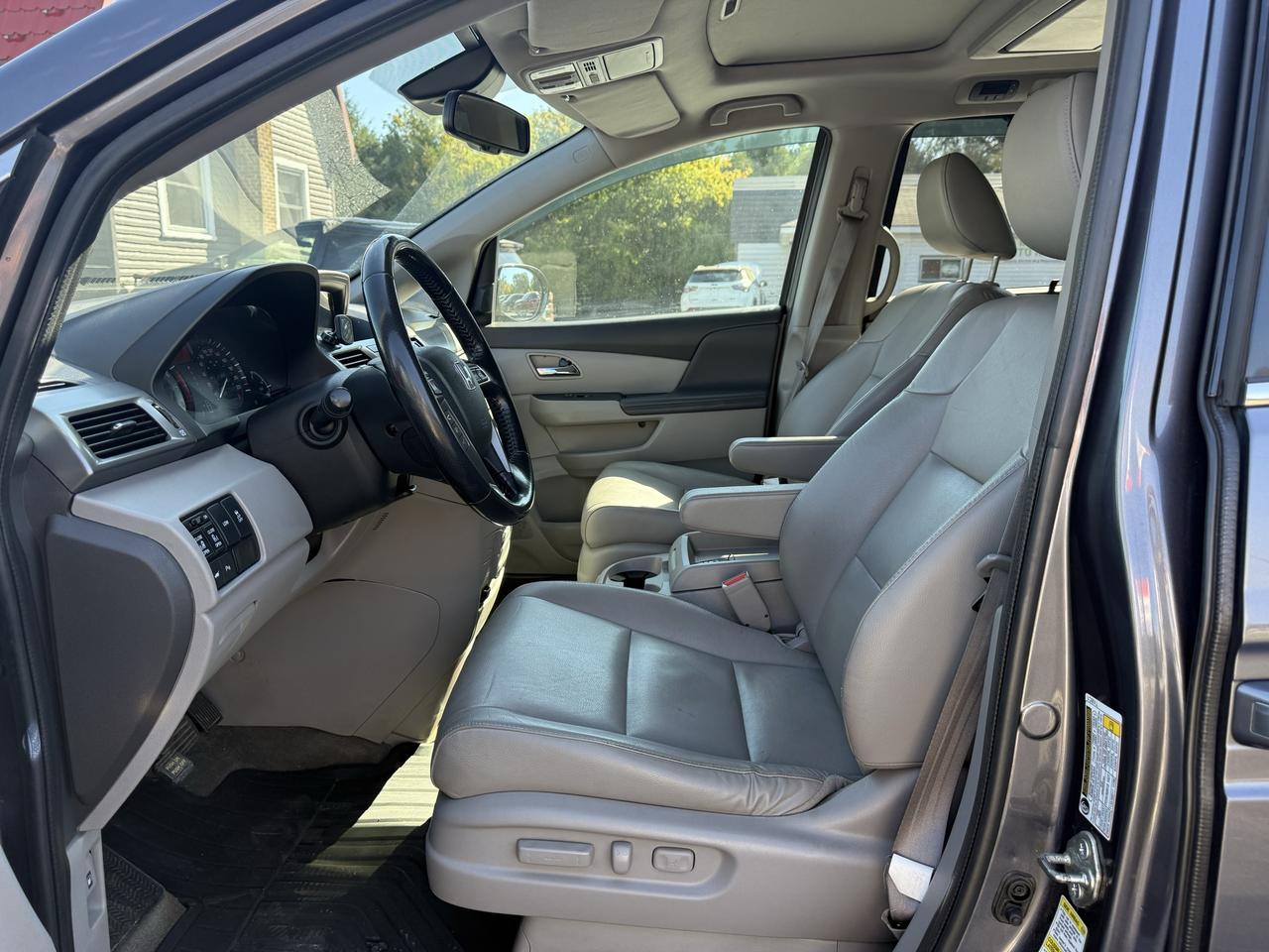 2016 Honda Odyssey Touring Photo