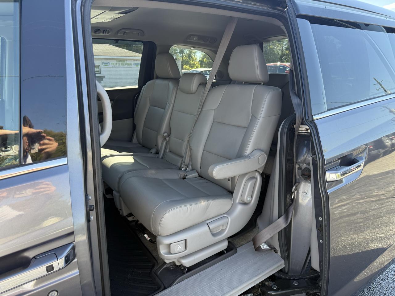 2016 Honda Odyssey Touring Photo