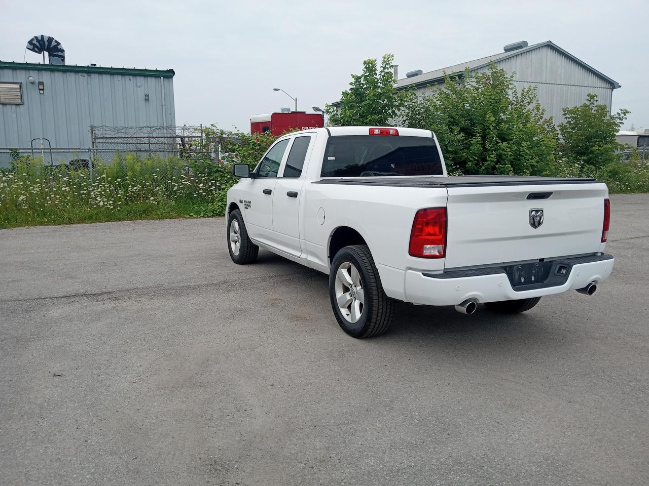 2022 RAM 1500 Classic EXPRESS Photo