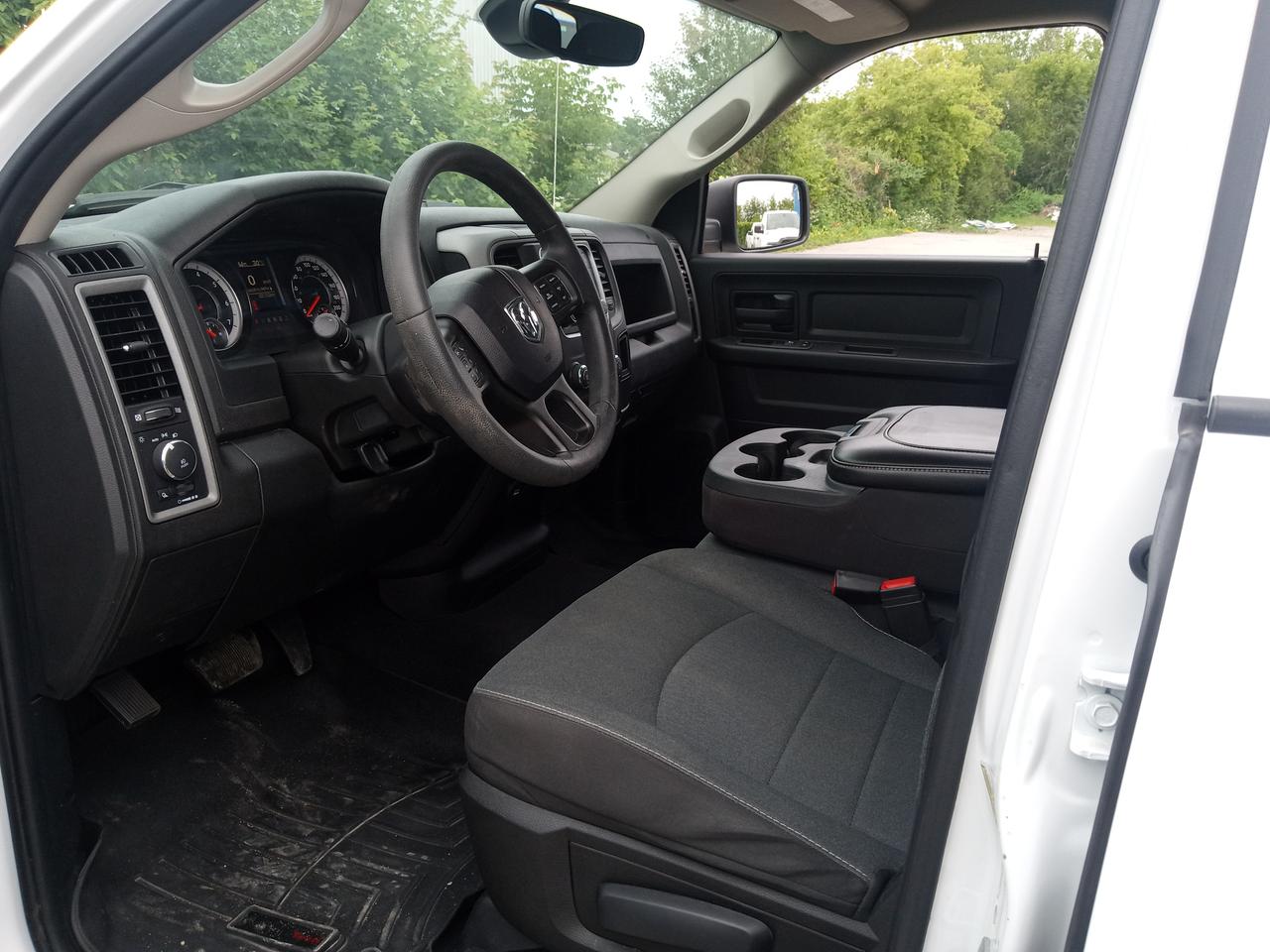 2022 RAM 1500 Classic EXPRESS Photo
