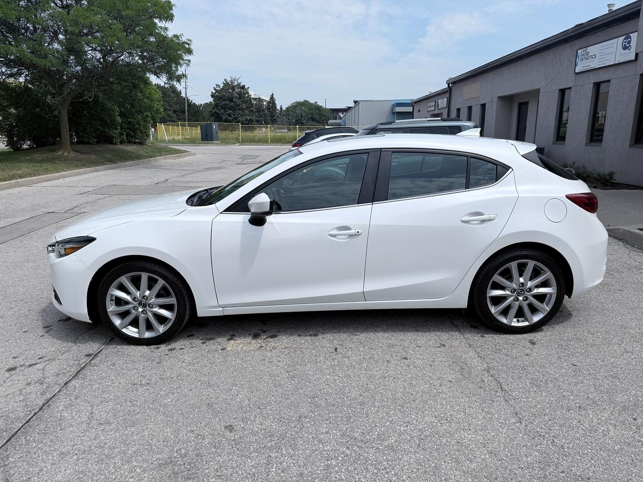 2018 Mazda MAZDA3 GT,6SPD.MANUAL,ONE OWNER,NO ACCIDENTS,CERTIFIED! Photo