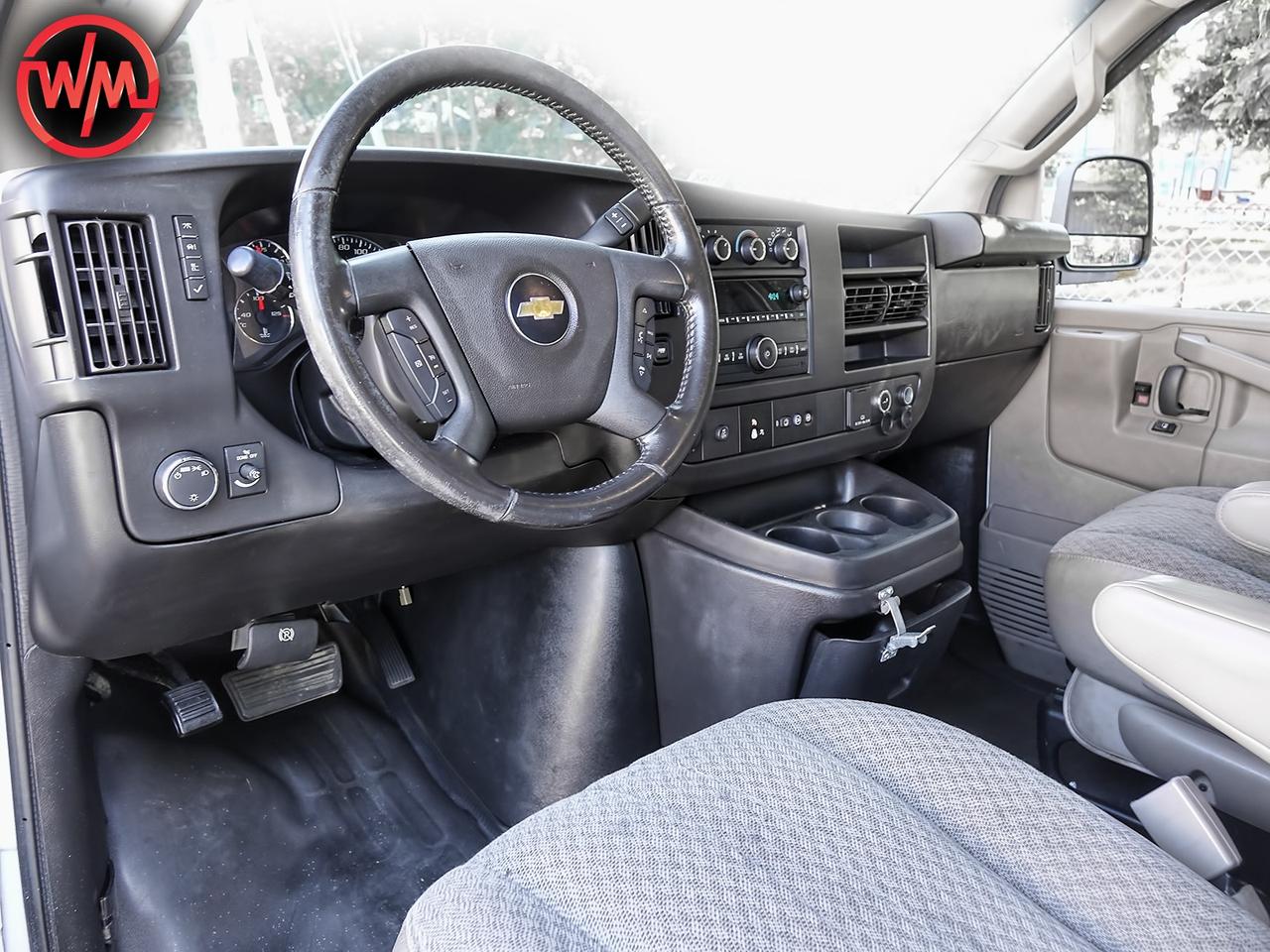 2020 Chevrolet Express 2500 6.0L*SHELVES AND BENCH*EXTENDED*REVERSE CAMERA Photo