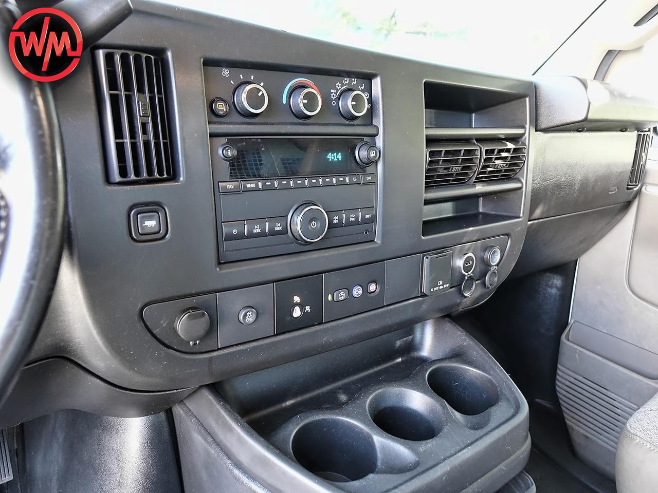 2020 Chevrolet Express 2500 6.0L*SHELVES AND BENCH*EXTENDED*REVERSE CAMERA Photo