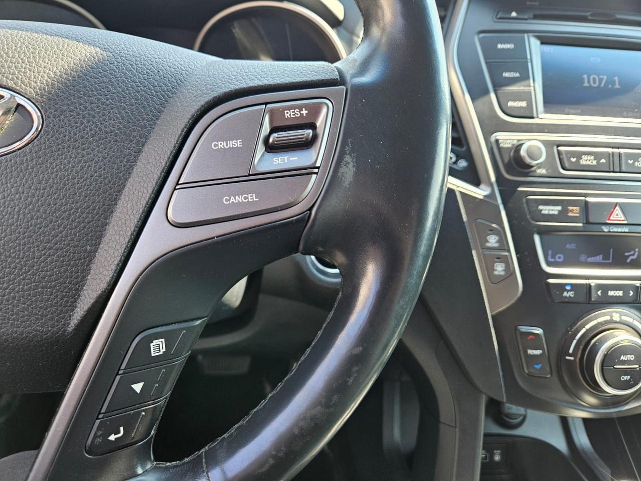 2018 Hyundai Santa Fe XL AWD Premium Photo