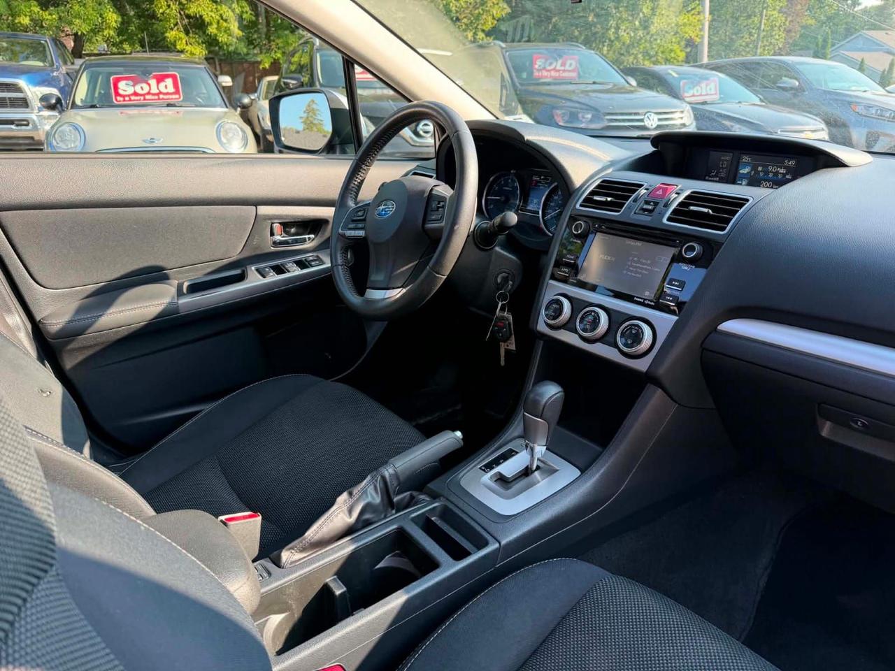 2015 Subaru XV Crosstrek 2.0i w/Touring Pkg Photo