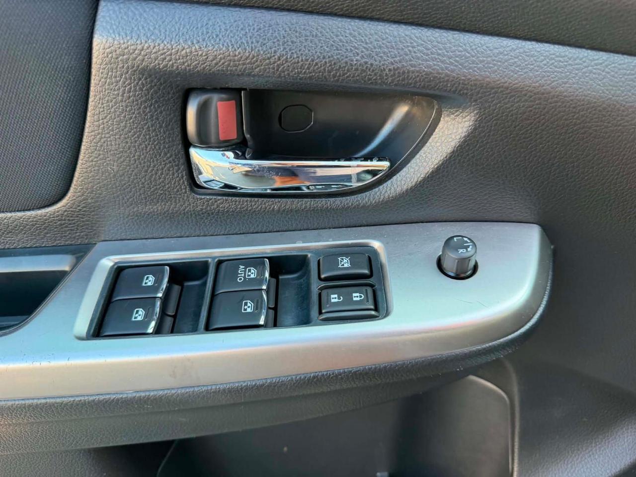 2015 Subaru XV Crosstrek 2.0i w/Touring Pkg Photo
