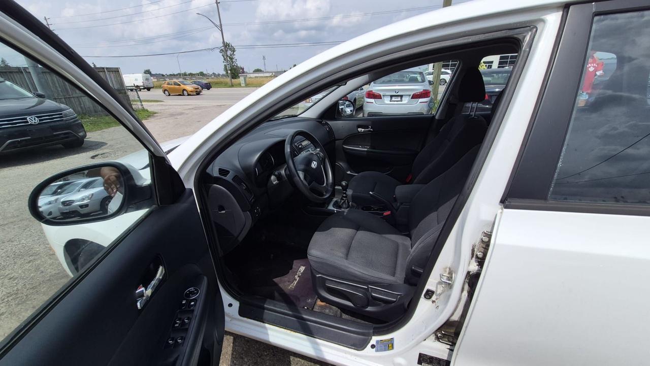 2010 Hyundai Elantra Touring GLS, MANUAL, WAGON, 4 CYL, CERTIFIED Photo